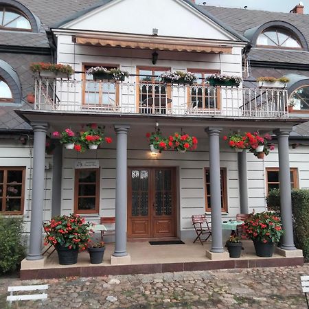Dworek Pod Herbem Gądkowice Exterior foto