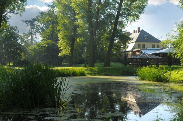 Dworek Pod Herbem Gądkowice Exterior foto